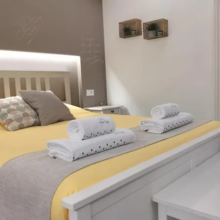 Vicolo Fiore Ii 3* Матера